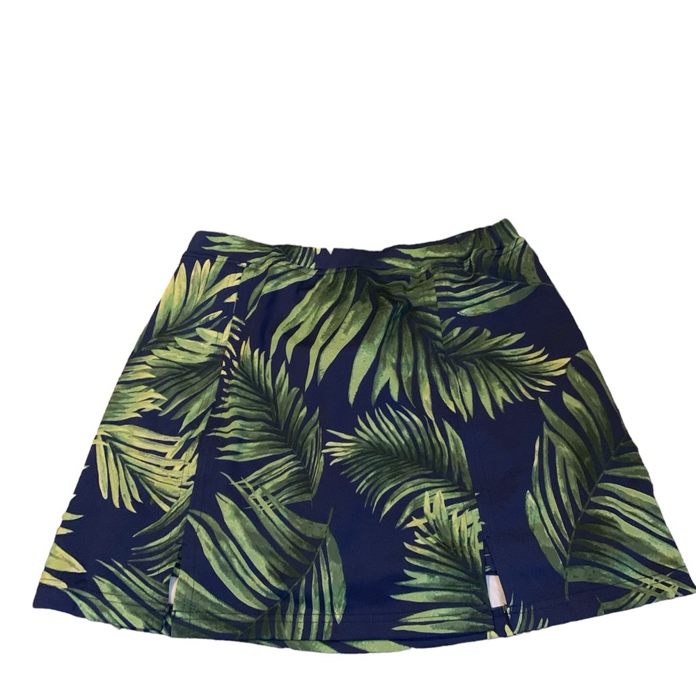 NWT WOMENS BESSIE CAI SWIMSUIT SKIRT with Built in Shorts. Slits In Front. Med